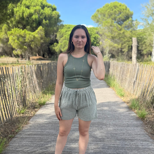 Short Leila kaki