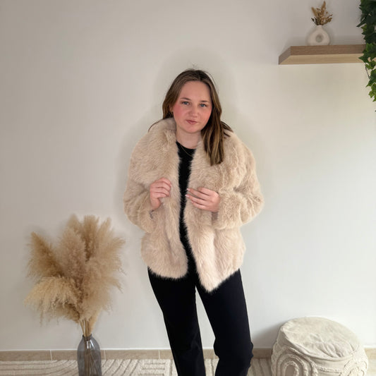 Manteau en fausse fourrure beige
